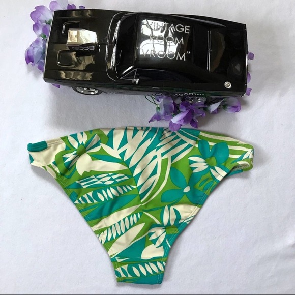 Ninety Nine Degrees NWT Swimwear Bottom Women S - Picture 3 of 7
